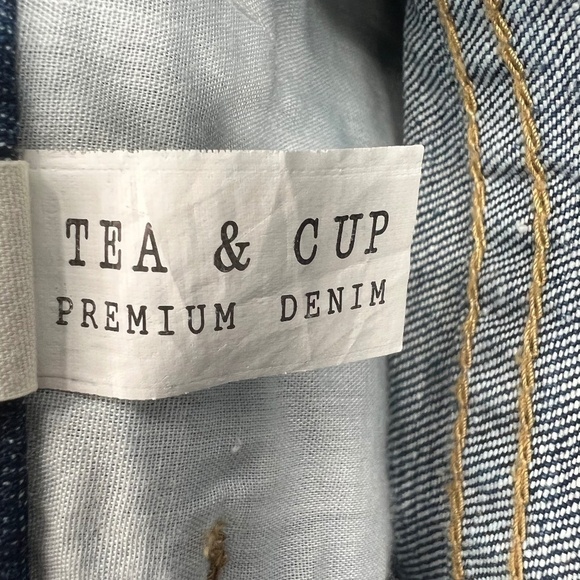 Tea & Cup Premium Denim Distressed Cut Off Jean Shorts Size 5 Women’s - Picture 4 of 7